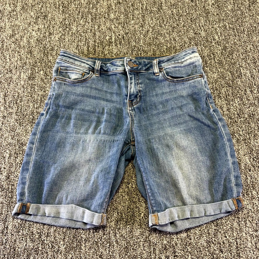 Soho New York Jeans Bermuda Shorts Womens 8 Blue Whiskering Denim Rolled Hem